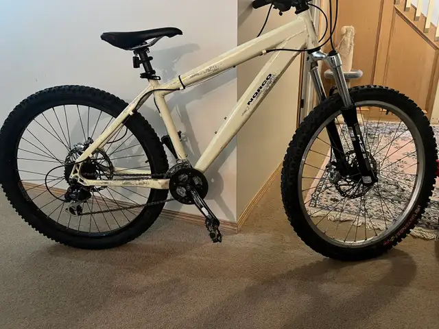 NORCO WOLVERINE MOUNTAIN BIKE in Mountain in Calgary - Image 3