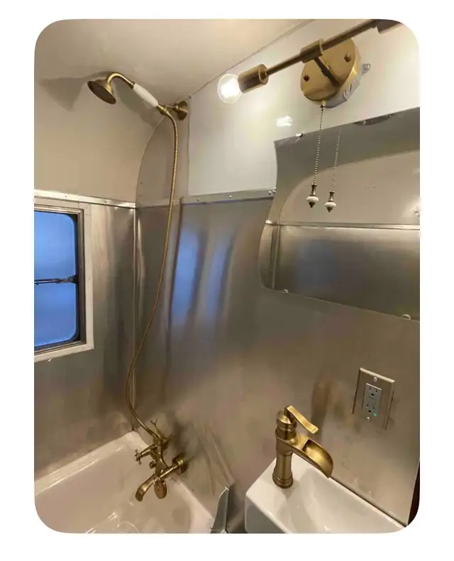 1957 rully restored vagabond trailer in Park Models in Bedford - Image 8