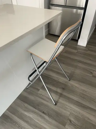 IKEA White Foldable Bar/Counter Stools. Perfect For Kitchen Counter Or Bar. In Good Condition, Cross...