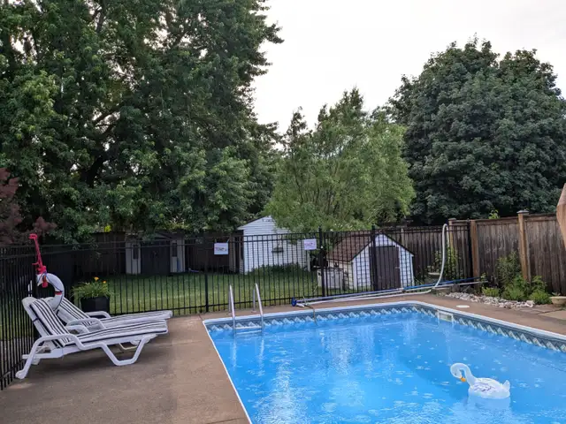 Fun Pool for kids, parents, minutes to Niagara Falls, Clifton Hi in Ontario in Canada - Image 3