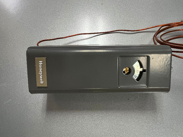 remote bulb temperature controller Honeywell T6031C 1009 in Other Business & Industrial in Burnaby/New Westminster - Image 3
