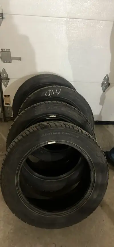 4 pneus Général Altimax Artic 12 Hiver 205-55-R16 État neuf
