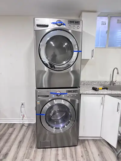 Perfect working condition 27 inches wide washer dryer like brand new shape. Can be tested. Absolutel...