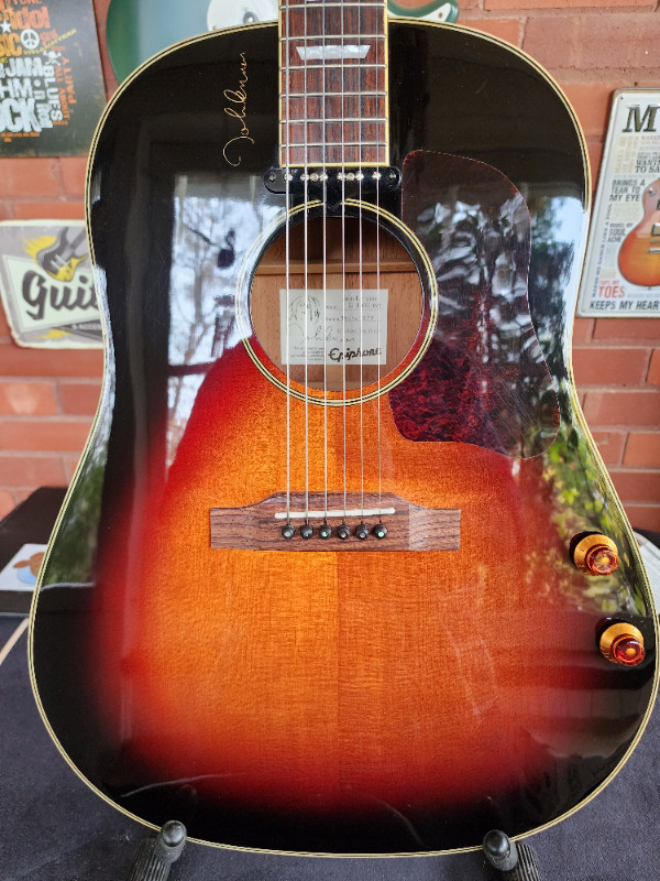 Epiphone EJ-160E - John Lennon Signature Limited Edition in Guitars in Strathcona County - Image 4