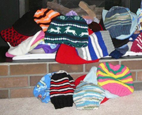 Knitting Yarn to Knit or Crochet Hats, Toques, Mitts for kids in Hobbies & Crafts in Vernon