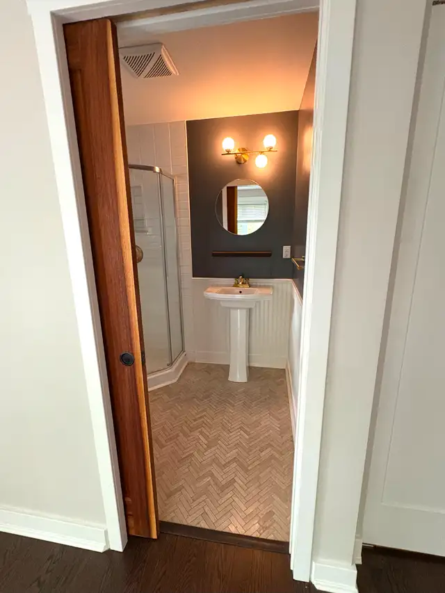 Private room + ensuite + walk-in closet in Room Rentals & Roommates in Ottawa - Image 11