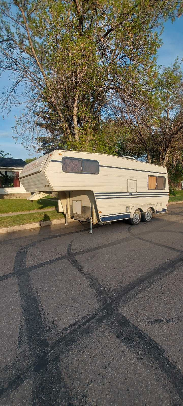Fifth wheel camper in Travel Trailers & Campers in Saskatoon - Image 2