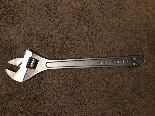 24” Crescent Wrench  600mm forged steel  sale price $140 in Hand Tools in Calgary - Image 2