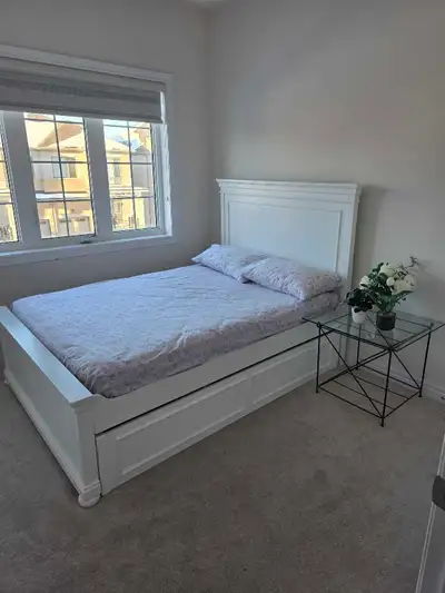 Shared washroom and kitchen. Close to bus stand 2 to 3 minutes walk. Close to market and Durum Colle...