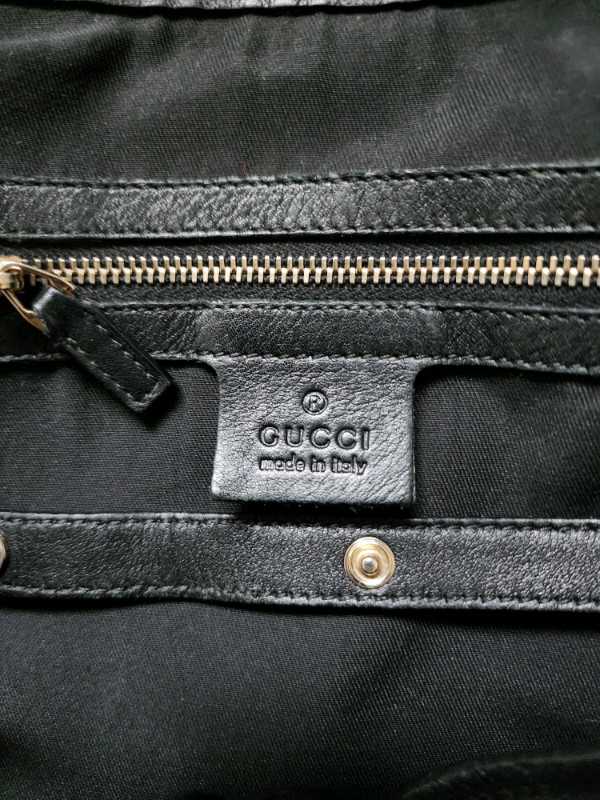 Authentic Gucci Pelham Black Leather Shoulder Bag (GUC) in Women's - Bags & Wallets in Mississauga / Peel Region - Image 3