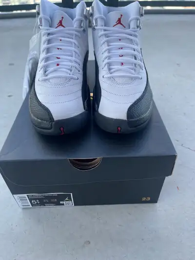 For sale DS brandnew Jordan 12 retro flip taxi size 5.5Y, View more
