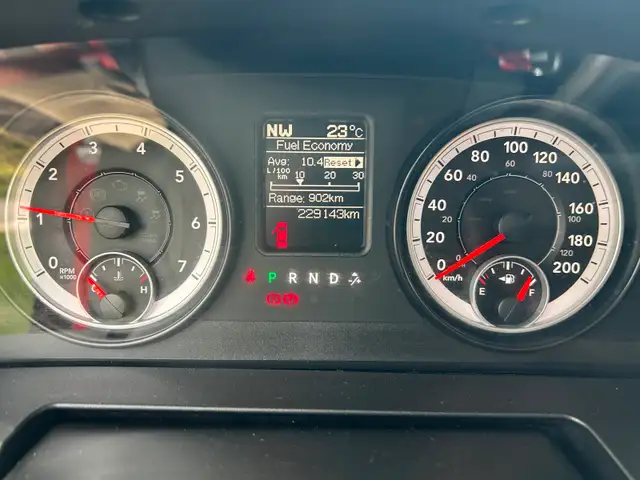 2014 Ram 1500 in Cars & Trucks in Oshawa / Durham Region - Image 6
