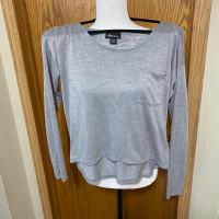 Long sleeve top with pocket on chest 