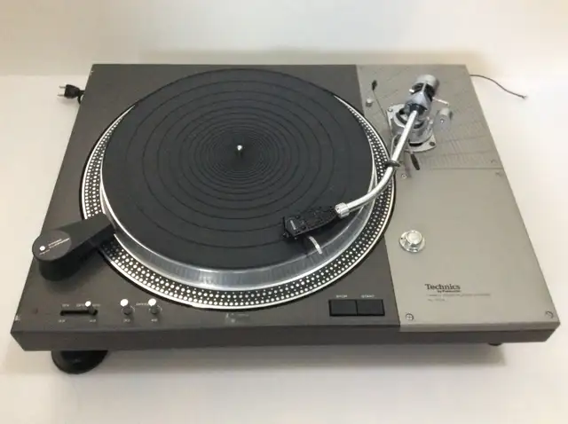 Technics SL-110A Original Direct Drive turntable . in Stereo Systems & Home Theatre in Mississauga / Peel Region - Image 7