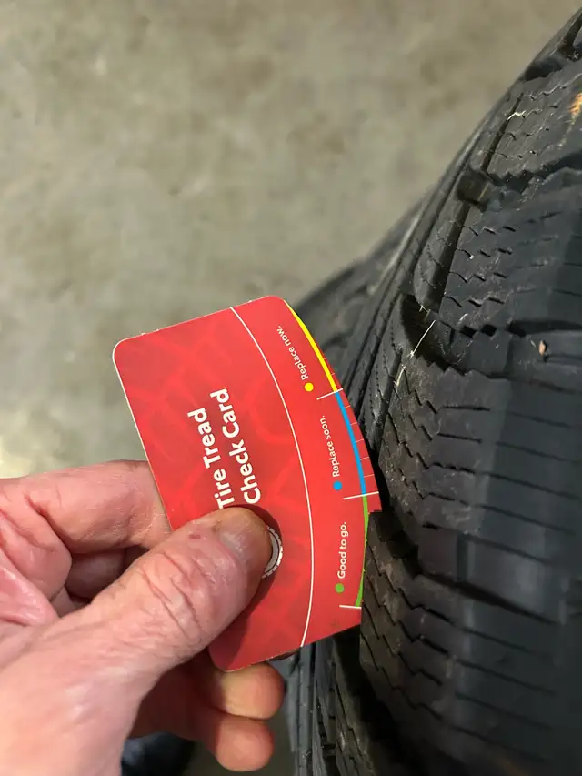 4 pneus d’hiver 225 X 65 R 17 BFGoodrich in Tires & Rims in Lévis - Image 2