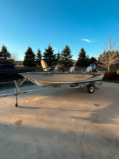 1 owner Fresh Inspection Ready for the water Asking 21,000$ obo Please text 902 968 1924 for more in...