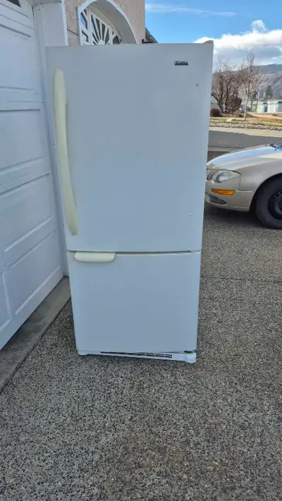 Kenmore fridge with bottom freezer , View more