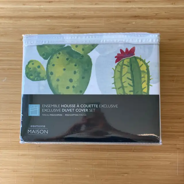 NEW Cactus print duvet cover set - double in Bedding in Ottawa - Image 3