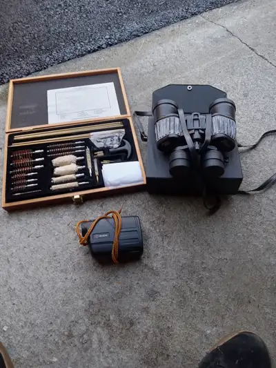 Télémètre  simmons 50$,jumelles  bushnell 7X21x40  40$,, View more