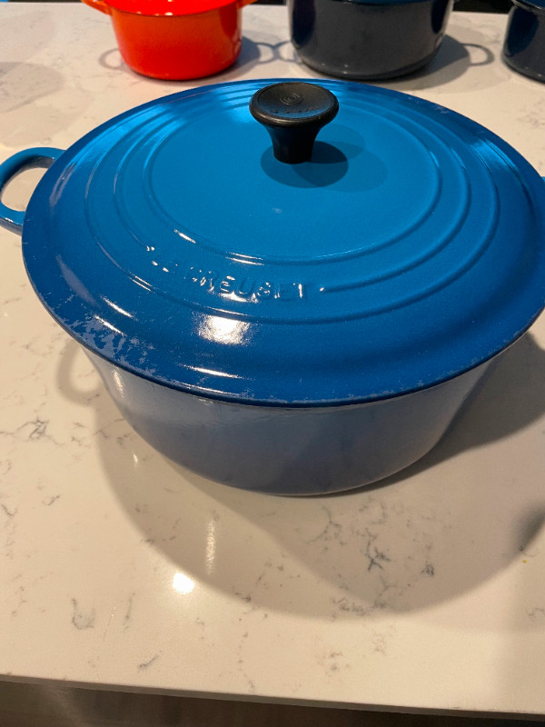 Cocotte ronde Le Creuset 5,3 litres Couleur Bleuet dans Vaisselle et articles de cuisine  à Ville de Montréal