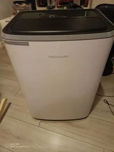 ❄️ Climatiseur portatif Frigidaire 10 000 BTU à vendre ❄️ Parfait pour garder votre maison fraîche p...