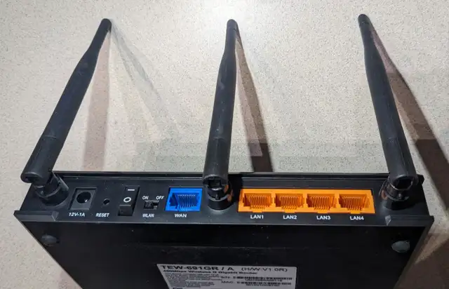 Trendnet N450 450Mbps Wireless Gigabit Router 802.11g 802.11n63871130411777122