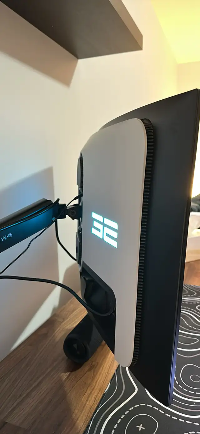 Alienware 4K OLED 32Inch 240HZ Curved 0.03ms BRAND NEW in Monitors in Laval / North Shore - Image 3