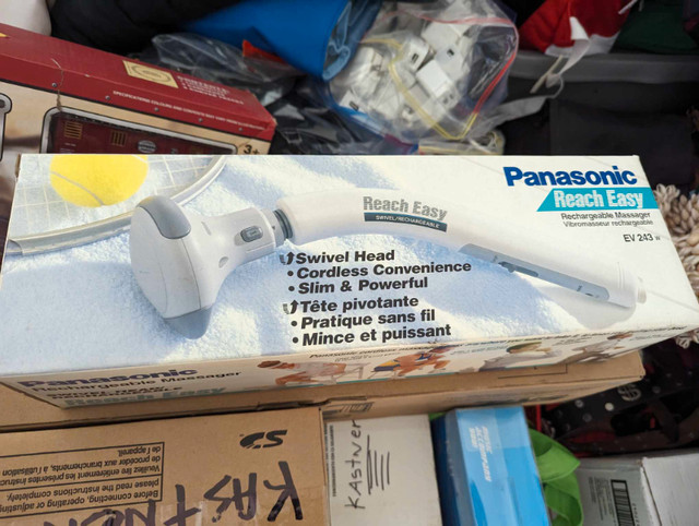 PANASONIC Reach Easy Massager With Original Box in Health & Special Needs in Edmonton