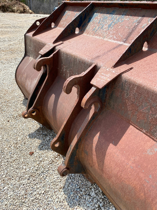 Cat loader bucket in Heavy Equipment in Muskoka - Image 3