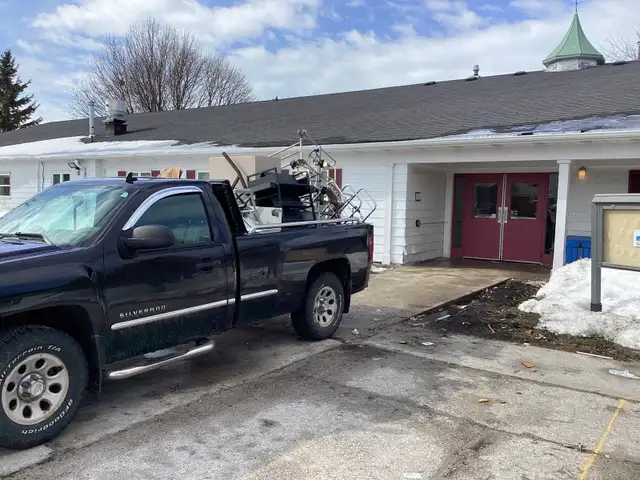  Scrap, we will  pick up in Free Stuff in Grand Bend - Image 3