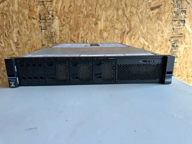 Lenovo System X 3650 M5 in Servers in Oakville / Halton Region - Image 3