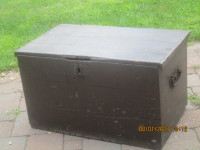 antique painted chest / trunk
