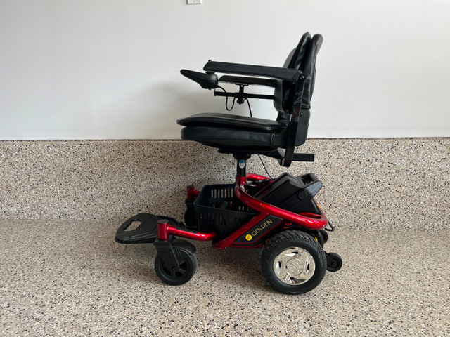 Golden Lite Rider Envy Power Chair in Health & Special Needs in Calgary - Image 3