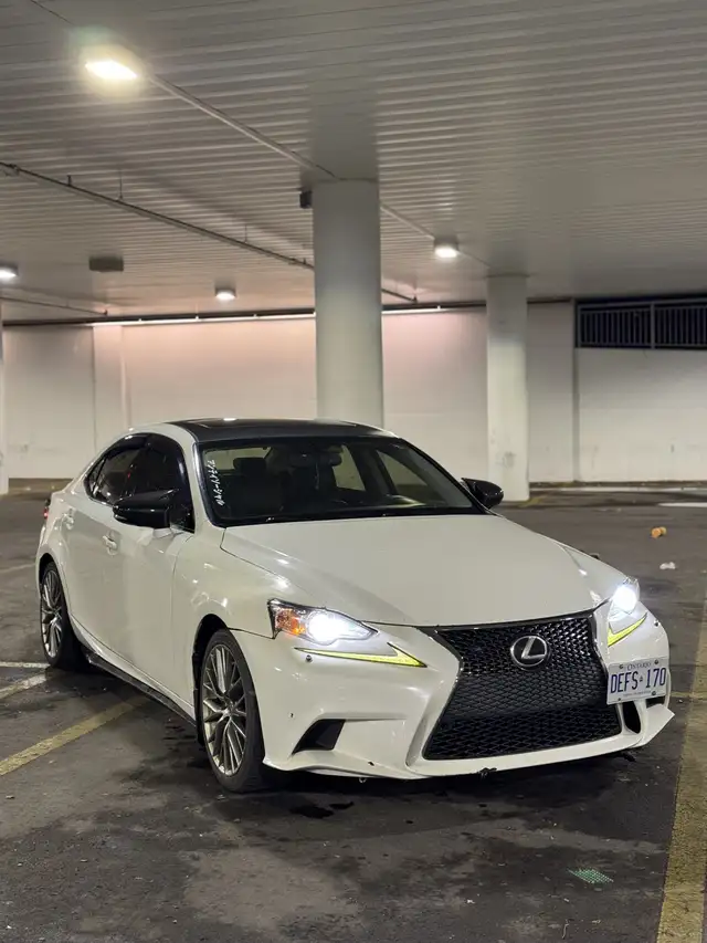 2014 Lexus IS in Cars & Trucks in City of Toronto - Image 4