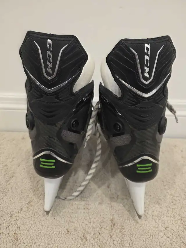 CCM 50K Hockey Skates Size 9.5 in Hockey in City of Toronto - Image 5