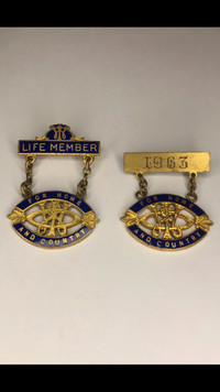 FWIO Federated Women’s Institute of Ontario pins $10 pair 