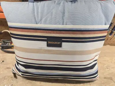 Snuggle up in style with this gently used Pendleton Camp Blanket! Perfect for adding a touch of rust...