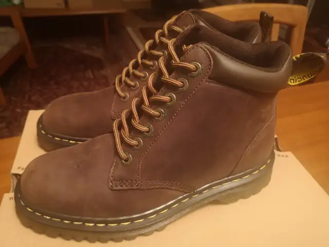 DR MARTEN DENVER Dark Brown Leather Boots in Men's Shoes in Mississauga / Peel Region - Image 2
