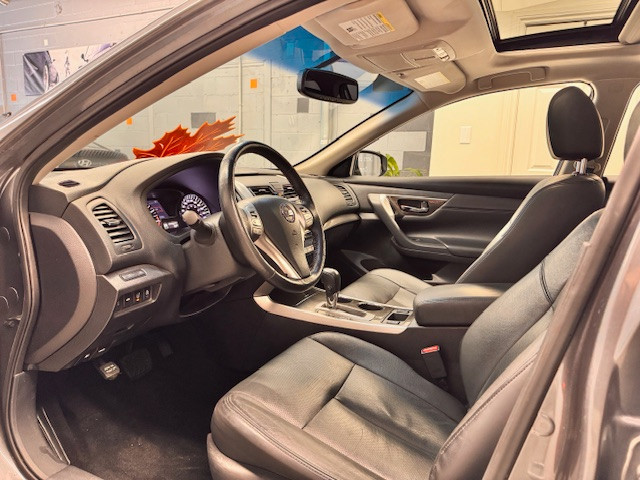 Great Condition in Cars & Trucks in Markham / York Region - Image 4