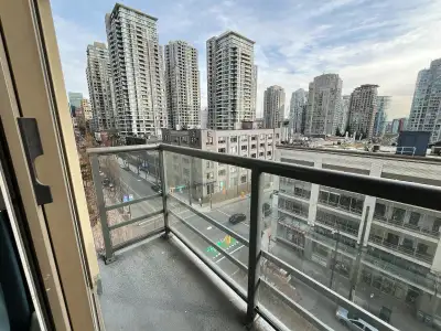 Private Room in Yaletown