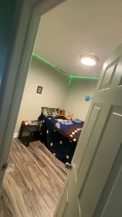 Private room available for rent for $600 plus utilities in a clean and quiet home. Suitable for stud...