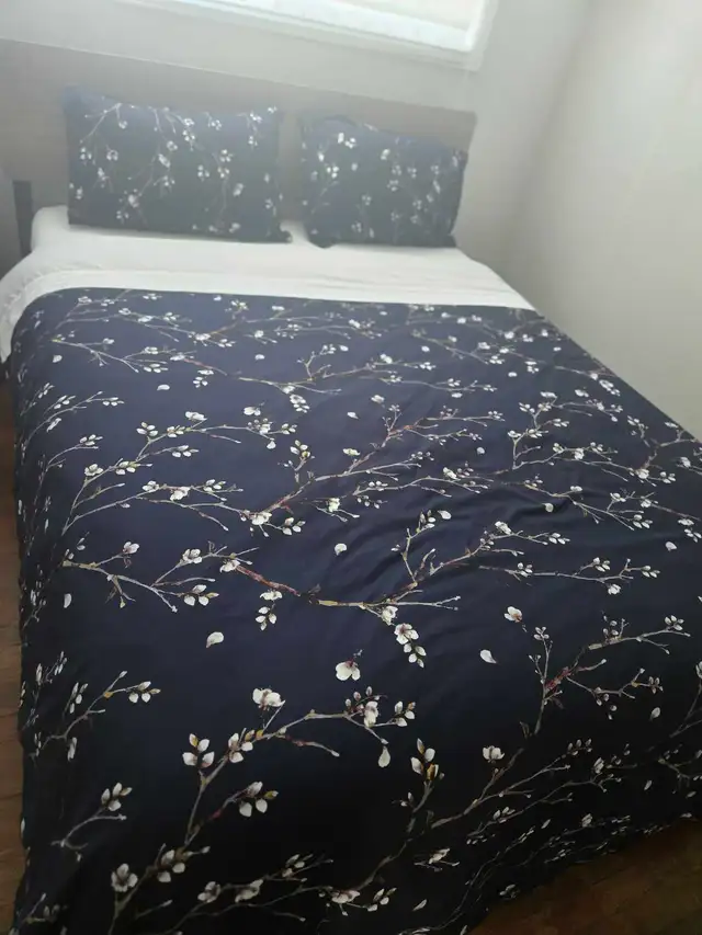 Queen duvet and duvet cover in Bedding in Ottawa - Image 3