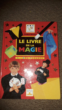 Le livre de la magie Paperback $10