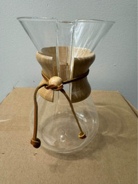 Chemex coffee maker 6 cup barely used w/ 85+ filters