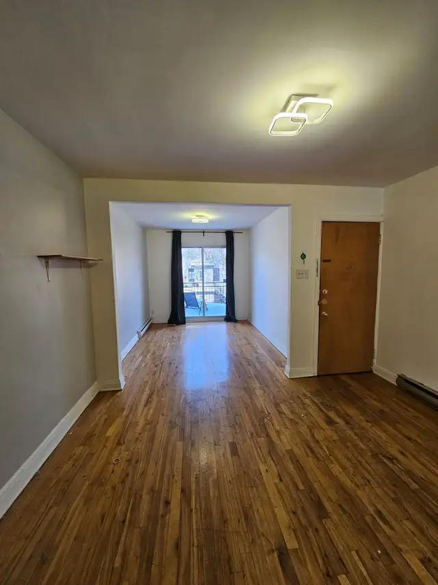 1 Bedroom For Rent 3 1/2 apartment - Rosemont Area