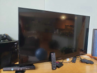 Insignia TV with wallmount