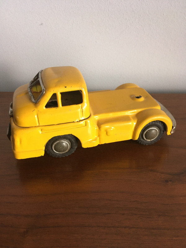 Vintage Tin Japan cabover toy truck in Toys & Games in City of Toronto - Image 3