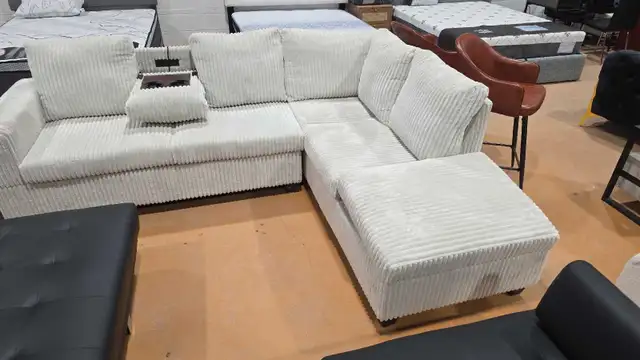 sofa model planche beige  in Other in City of Montréal - Image 4