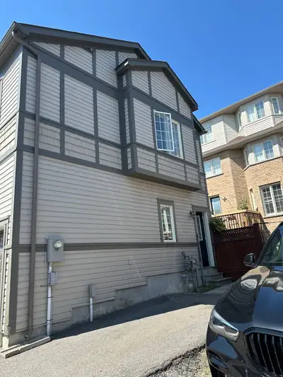 One room coach house for rent in Cornell Markham