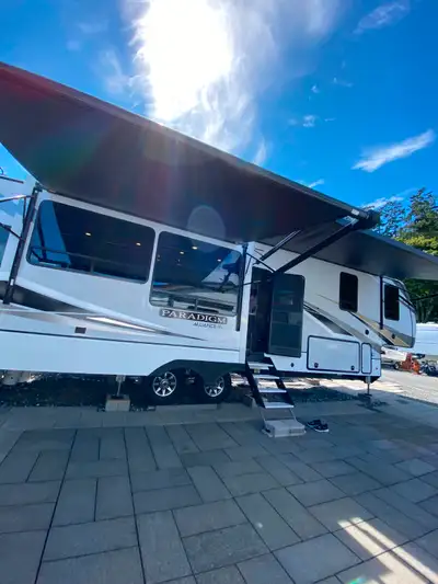 This trailer is excellent value: A brand-new 2026 Paradigm 340RL is currently listed in Vancouver/Ab...
